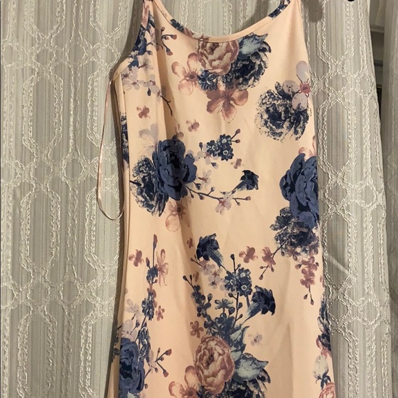 Dress - Picture 1 of 3